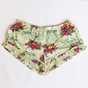 NWT Lazybones Shorties in a Bag - Vita Print